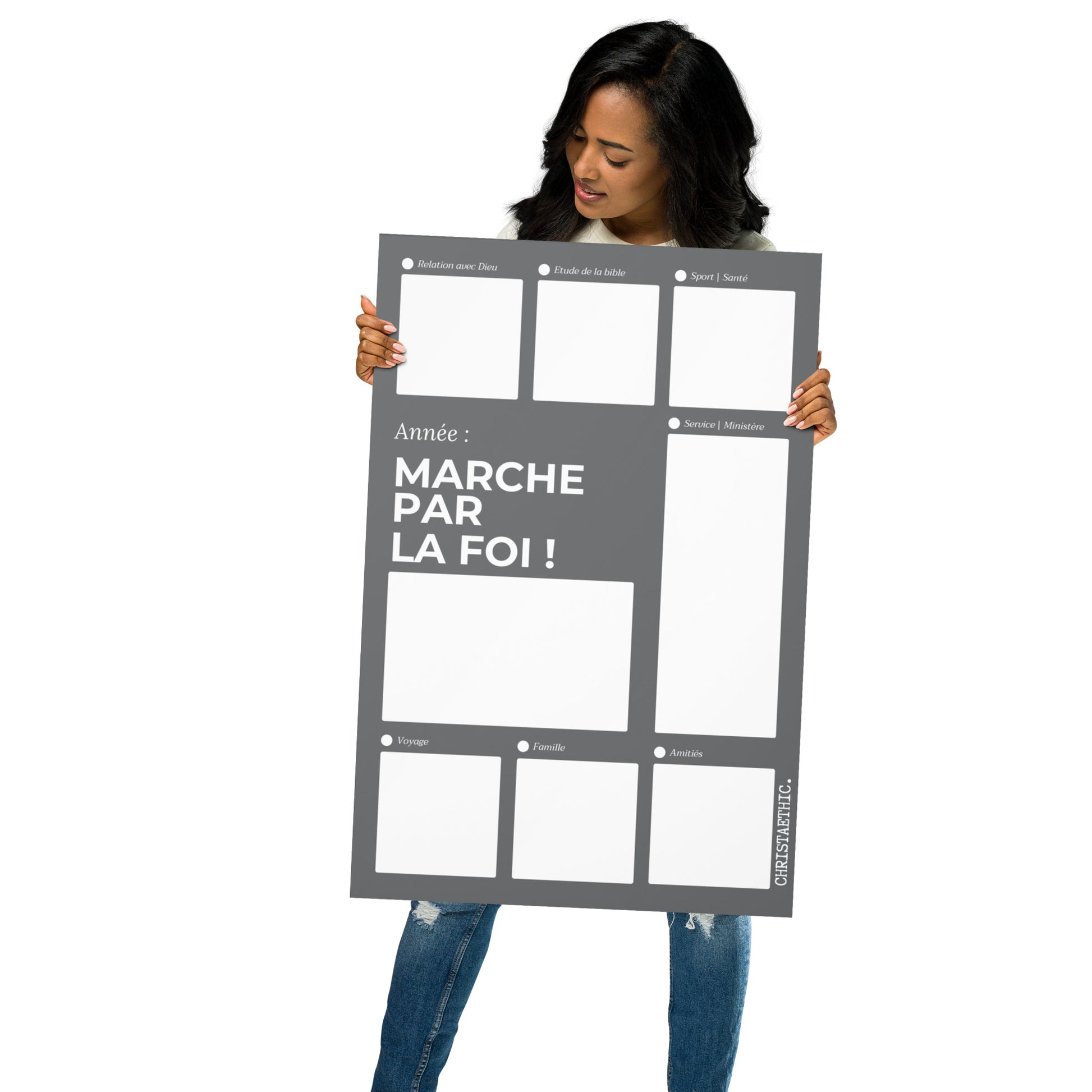Poster en papier mat de qualité musée intitulé "MARCHE PAR LA FOI !". Le poster présente un tableau de prière avec plusieurs sections pour la méditation biblique et la spiritualité .